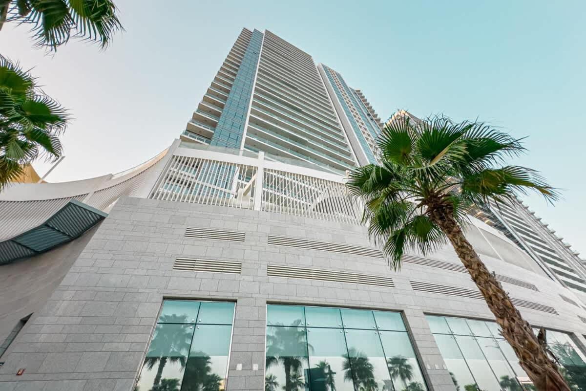 Apartment Damac Hills Carson On Golf Course